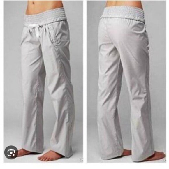 Lululemon Devi Dance Studio Pant White Grey Striped Size 4 Women’s 32” Mid Rise - Picture 1 of 12